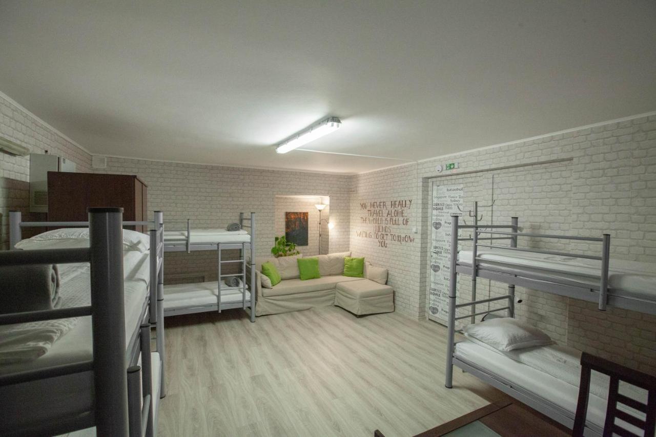 Oradea Central Hostel Екстериор снимка