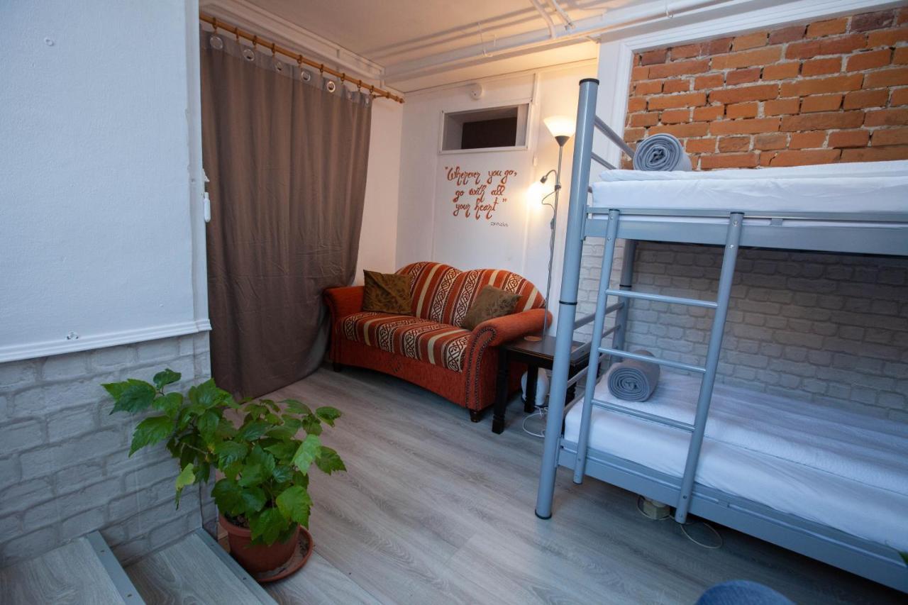 Oradea Central Hostel Екстериор снимка